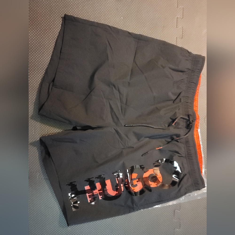 Hugo Boss. Quick-drying swim shorts with cyber-shadow logo - Picture 5 of 7
